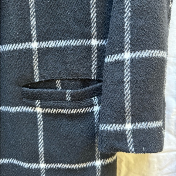 beautiful block pattern coat - Picture 5 of 5